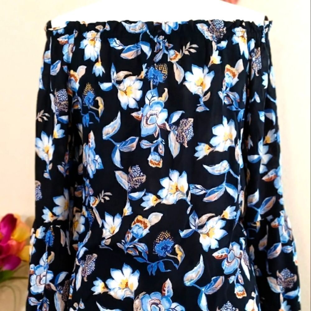 White House Black Market bohemian blouse Size XS